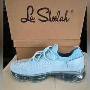 B29 New Women’s La Sheelah Bubble Heel Sneaker in Blue Size 6.5